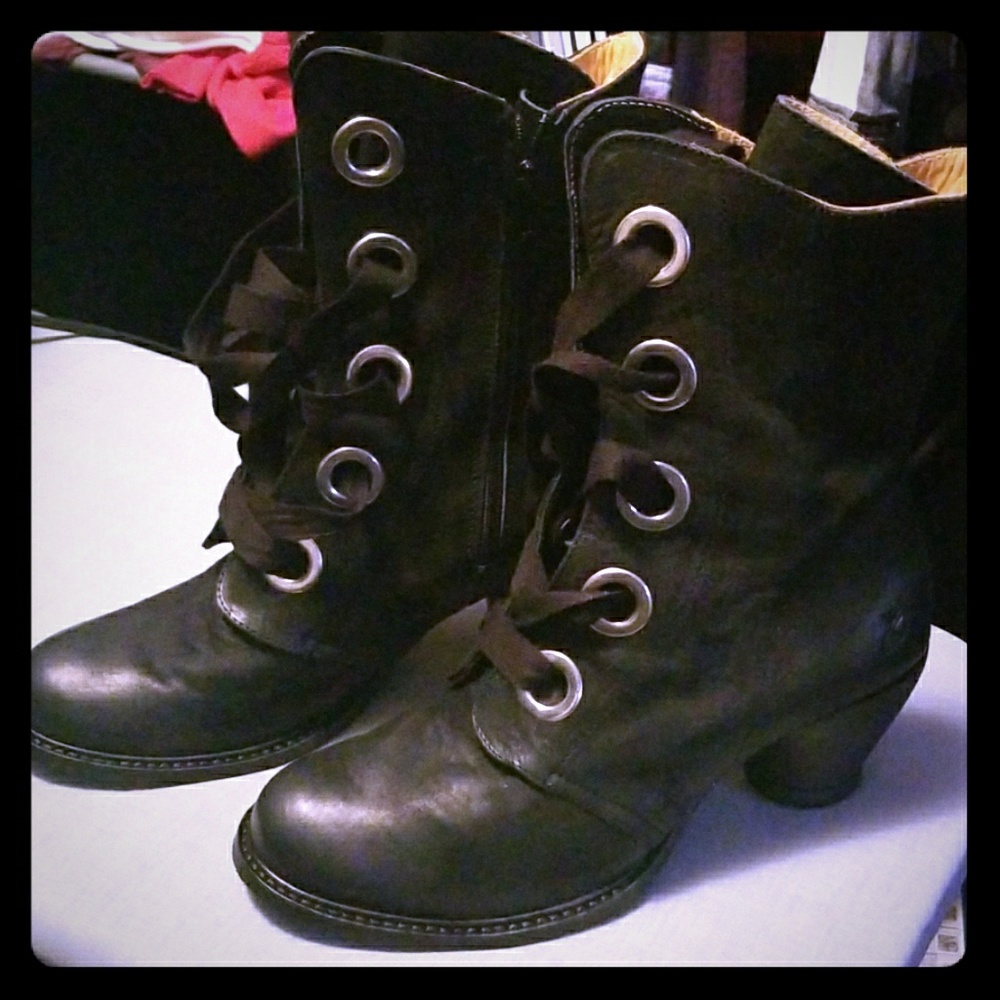 John Fluevog Gladstones, size 10.5